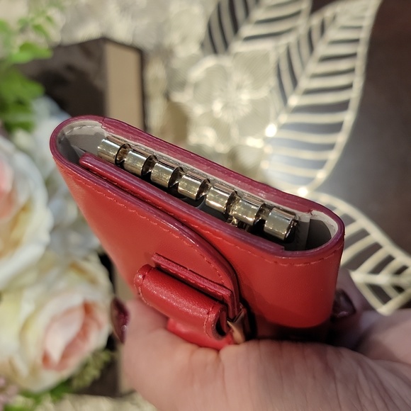 New and Authentic Salvatore Ferragamo key case - Picture 3 of 8